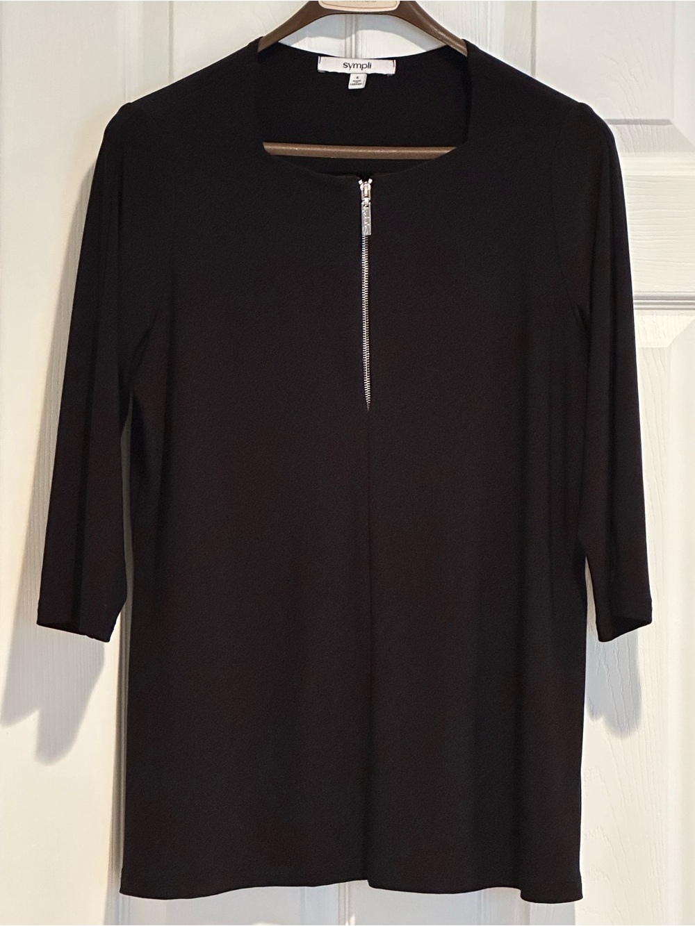 Sympli black top
